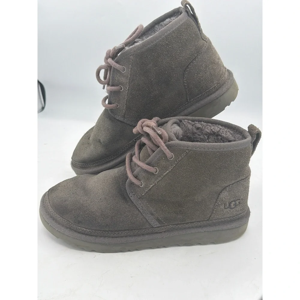 UGG Kids Neumel II Suede Chukka Boots Charcoal Grey Youth Size 4 Style 1017320K